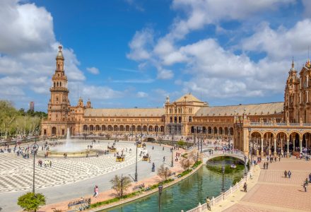Séjour linguistique en Espagne : l’été idéal pour progresser en espagnol, voyager et vivre une vraie aventure 🌞